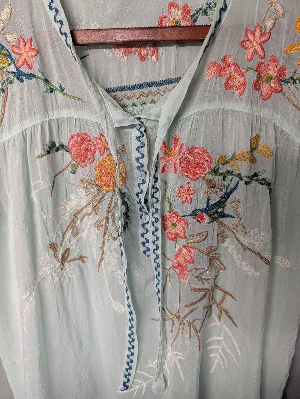 Johnny Was Aqua Tie-Neck Tunic with Flowers + Hummingbird Embroidery Size Small - Picture 6 of 14